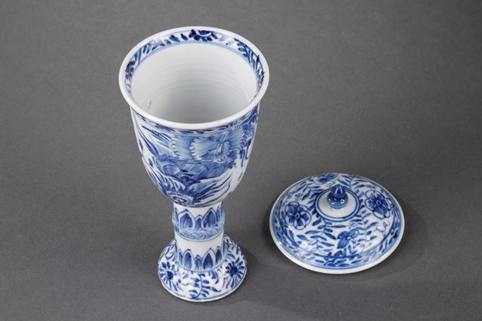 Gobelet and cover  Blue and White porcelain | MasterArt